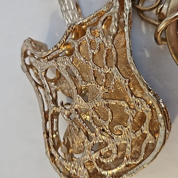 NEWISH Rhinestones, Stones & Enamel on Goldtone Guitar Key Chain - Picture 7 of 8